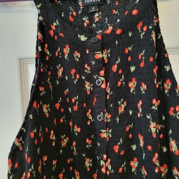Torrid Babydoll Rayon Crepe Smocked Cherry Print Black Sleeveless Top Size 4X - Picture 6 of 8